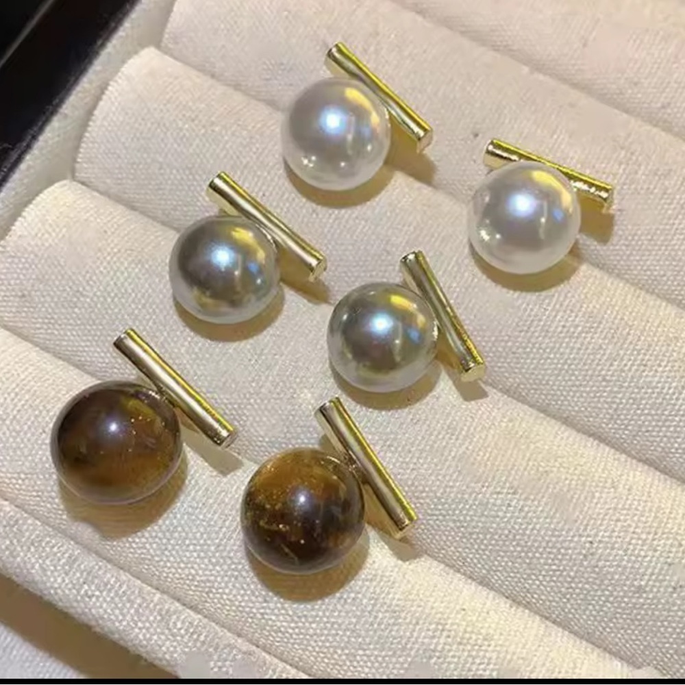 Vintage Tiger’s Eye Stud Earrings — Classic Gold Tone - Picture 10 of 10
